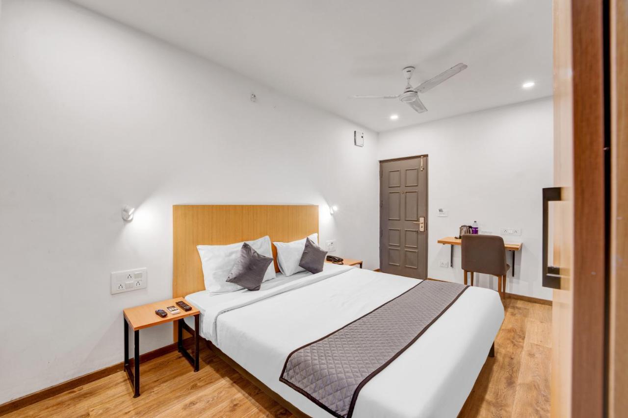 Upar Hotels Uthandi, Ecr Ченай Екстериор снимка