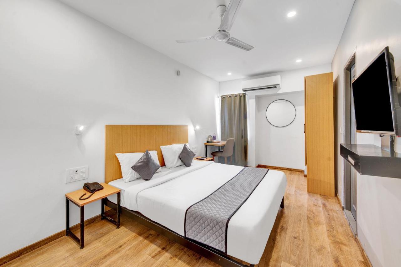 Upar Hotels Uthandi, Ecr Ченай Екстериор снимка